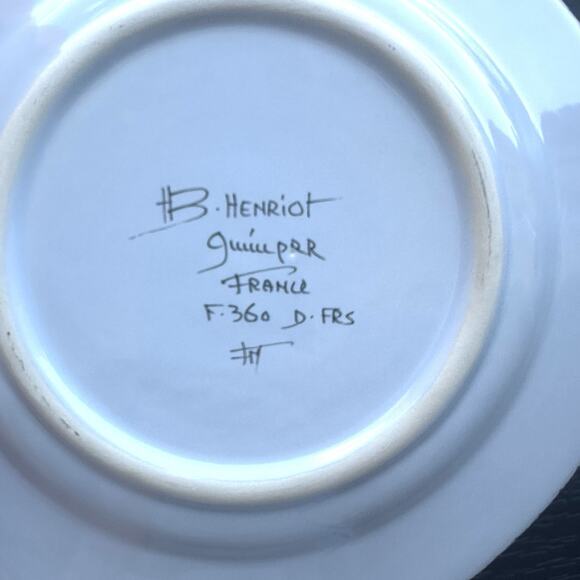 HB Henriot Quimper SIGNED Fish “Happy fish” Plate 10" F360 Faience Pottery - Picture 3 of 3